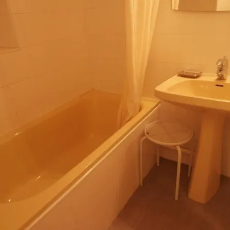 Iberia - Biarritz, Studio Flat, 2 Persons 比亚里茨